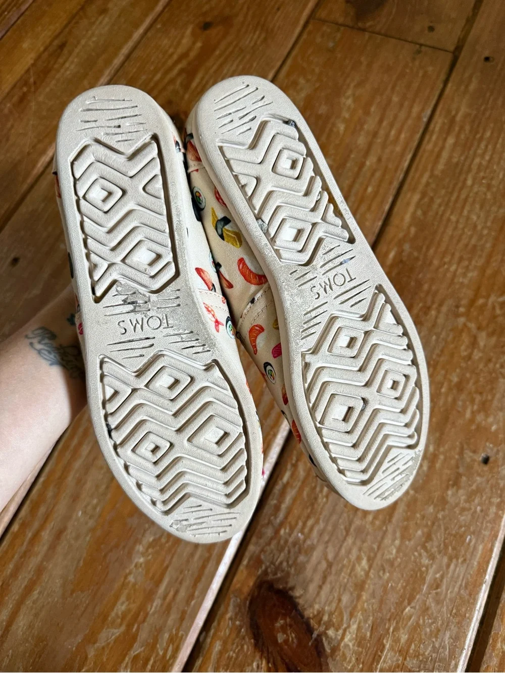 Toms Shoes